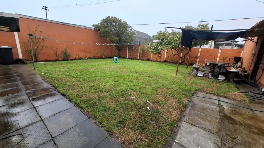 3 Bedroom Property for Sale in Pinati Western Cape